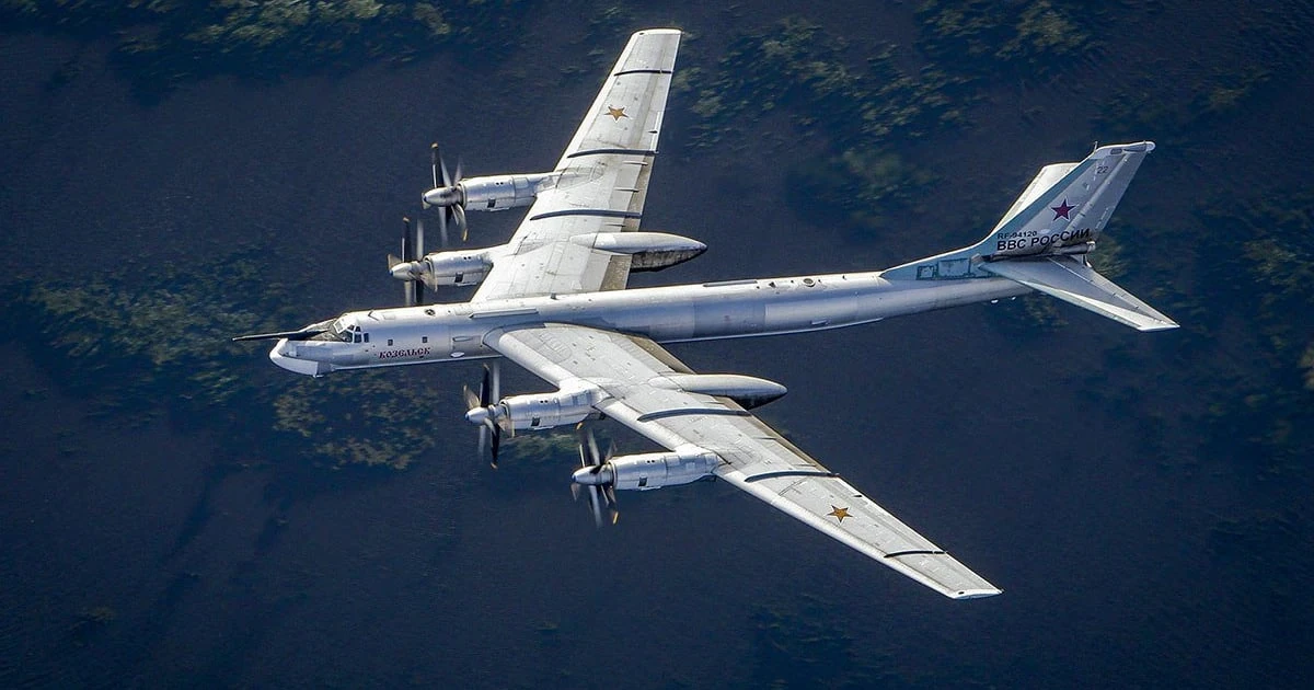 Російський бомбардувальник-ракетоносій Ту-95МС