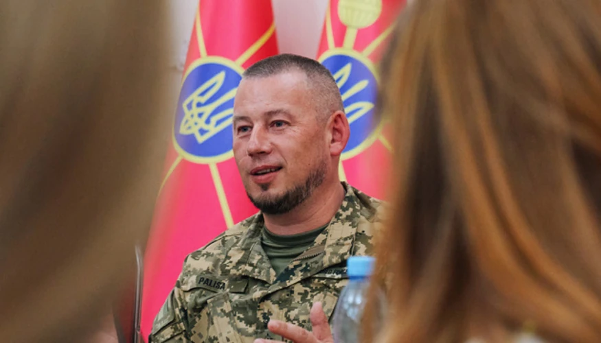 Павло Паліса під час спілкування з пресою