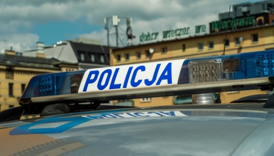 Пошкоджені вогнем електростанція та генератор на наземній станції супутникового зв'язку Starlink