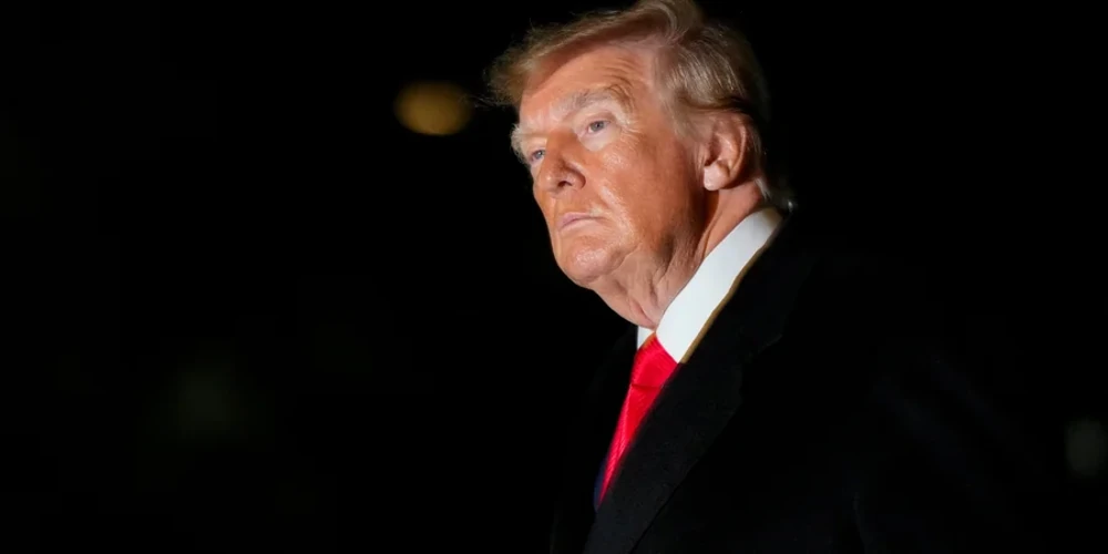 Президент США Дональд Трамп під час спілкування із журналістами