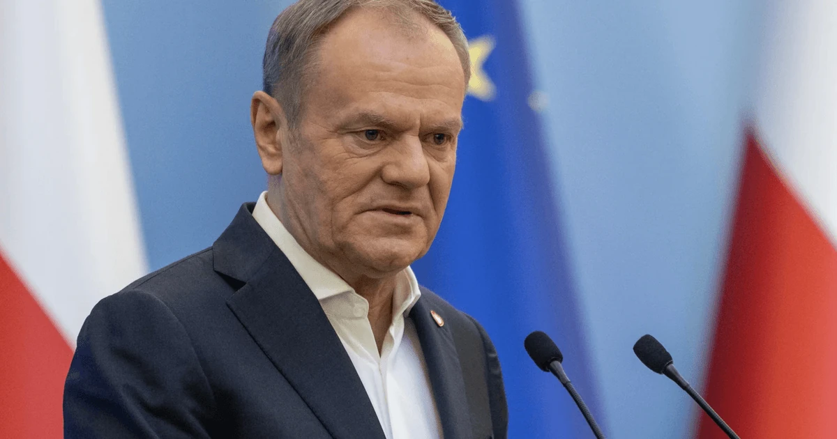 Прем'єр-міністр Польщі Дональд Туск на брифінгу у Брюсселі (фото WOJTEK RADWANSKI/AFP via Getty Images)